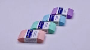 Goma incluida en el pack PAES, de diversos colores